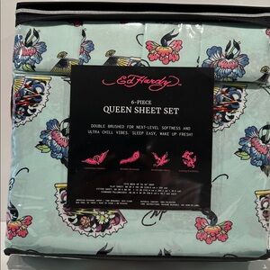 NWT Ed Hardy Floral Paradise 6 Piece Queen Sheet Set with 4 Pillowcases.